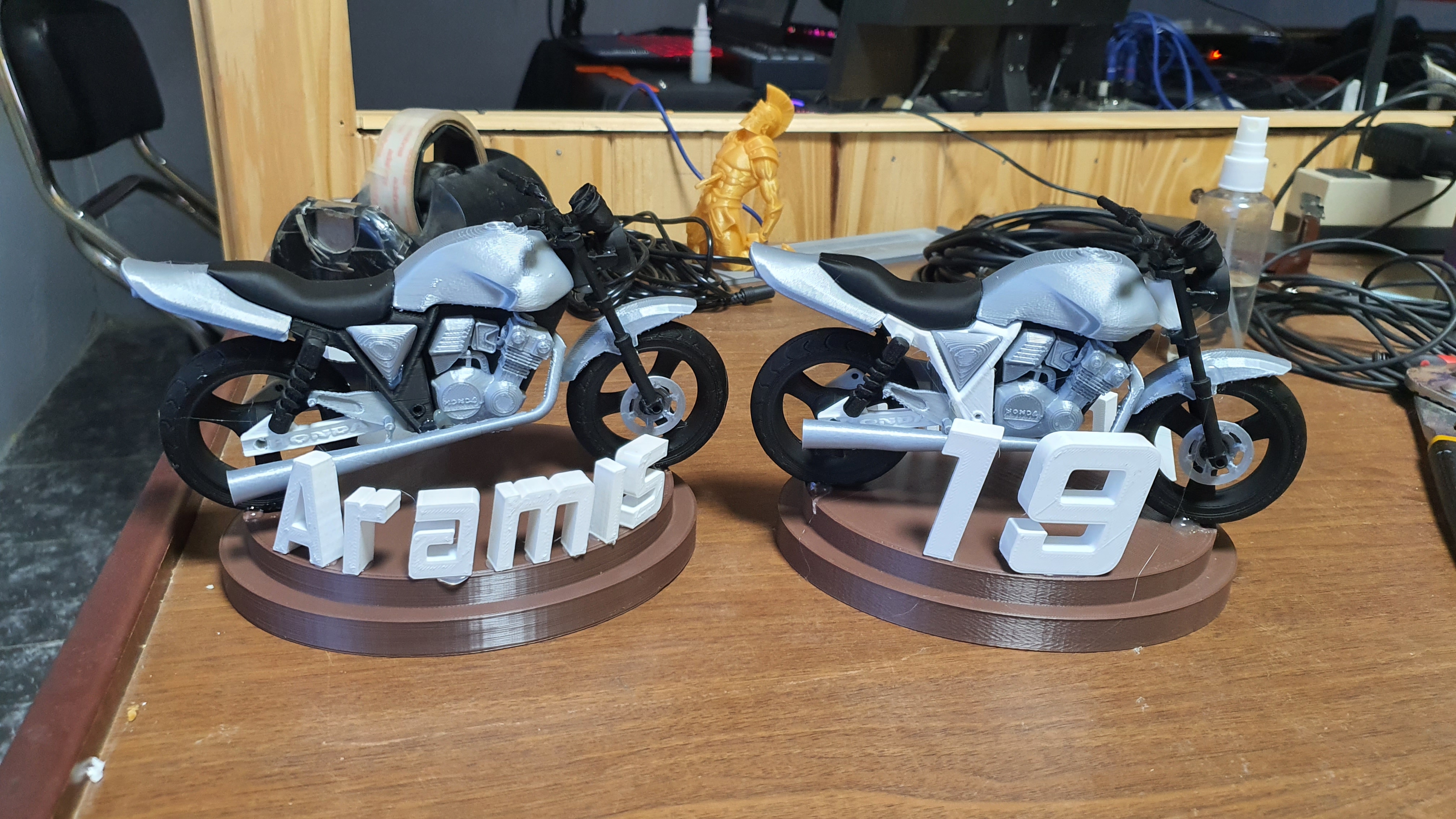 Motos